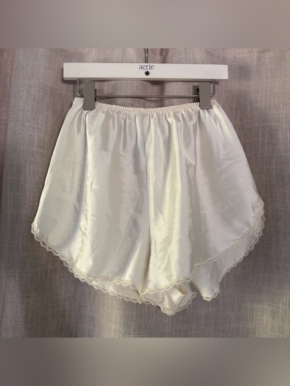 80’s vintage Lorraine white silk and lace lightweight shorts size small